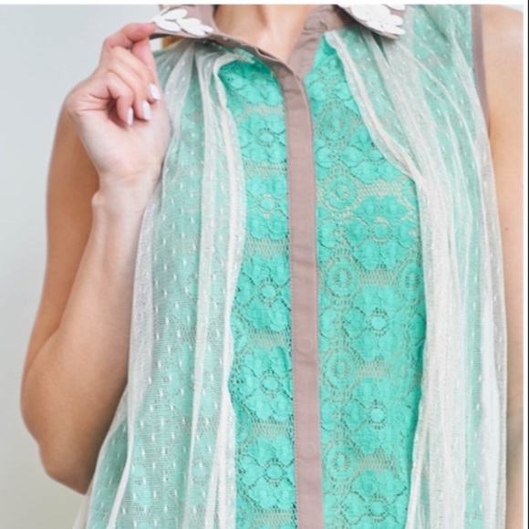 Ryu Crochet Jade High Collar Button Down Sleeveless Top. - Picture 4 of 6